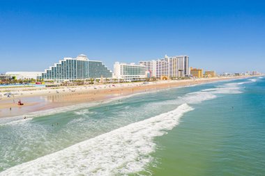 Daytona Sahili, Coronavirus Covid 19 salgınında sosyal mesafeyi yeniden açıyor.