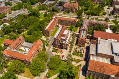 Tarihi kırmızı tuğlalı kampüs Florida Eyalet Üniversitesi