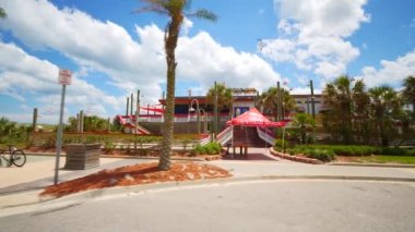  Joes Yengeç Kulübesi Jacksonville Plajı Coronavirüs Covid 19 nedeniyle kapandı.