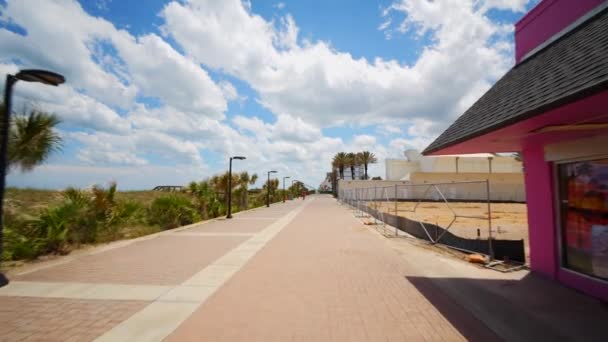 Jacksonville Beach Pejalan Kaki Jalan Kaki Dengan Bukit Pasir — Stok Video