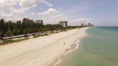 Fort Lauderdale Plaj FL 'in temiz kıyı şeridi.