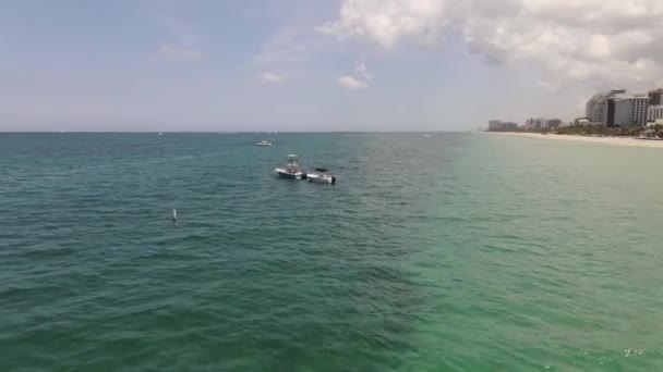 People Swimming Boat Ocean Summer Vacation Aerial Video — Stock Video