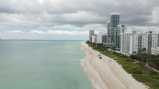Flyger Förbi Miami Beach Stängd Coronavirus Covid Inga Människor Karantän — Stockvideo