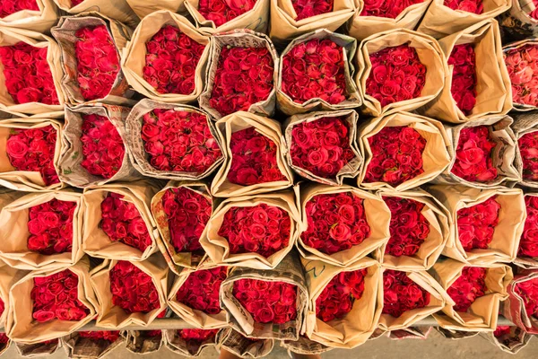 Rote Rosen Sträuße — Stockfoto