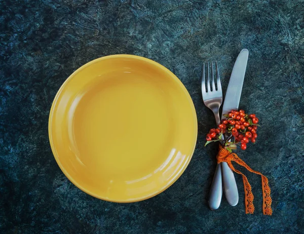 Thanksgiving table with plate — Stock Photo, Image