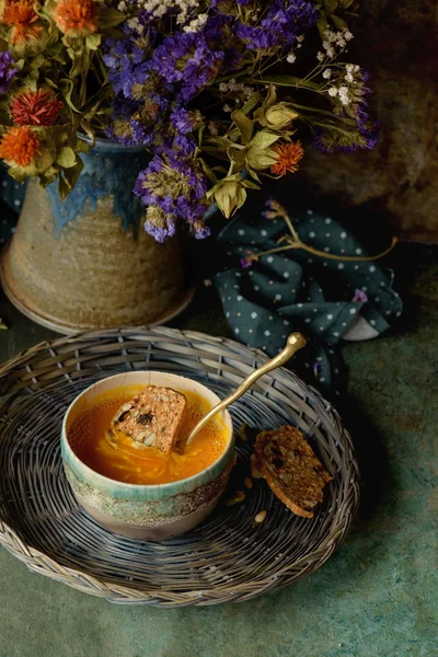 Вкусный тыквенный суп — стоковое фото
