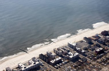 Anteni şehir manzaralı uçaktan Long Beach, New York