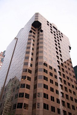 Mermer kaya ile kurumsal ofis binası