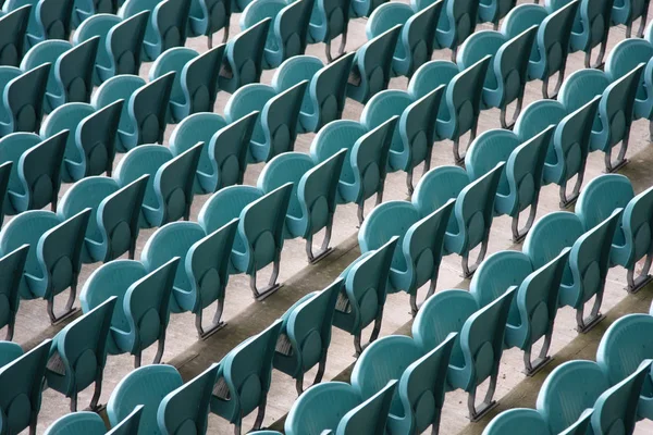 Leere Sitzplätze Sportstadion Mit Grünen Stühlen — Stockfoto