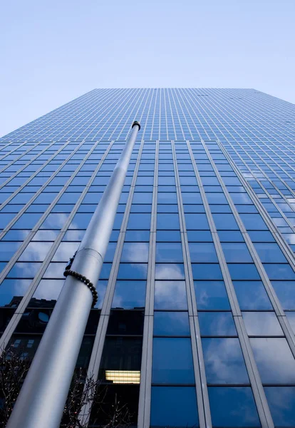 Edificio Alto Nueva York Con Reflexión Vidrio —  Fotos de Stock