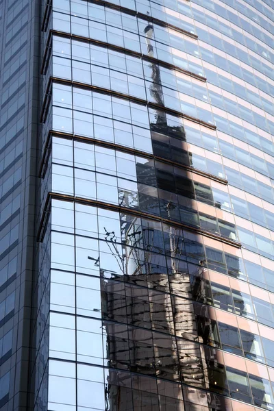 Νέα Υόρκη Πόλη Πύργος Κτίριο Αντανάκλαση Στο Γυάλινο Κτίριο — Φωτογραφία Αρχείου