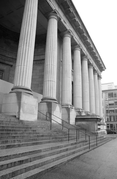 Courthouse Steps Pillars — Stock Photo, Image