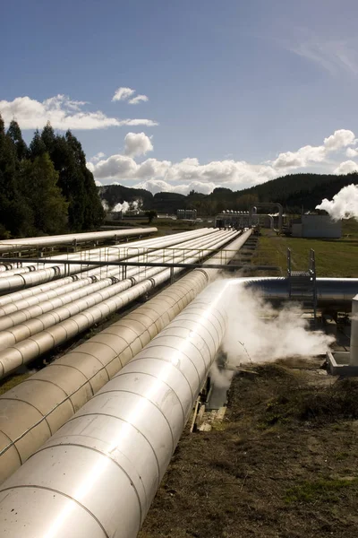 Jeotermal santral alternatif yeşil enerji üreten