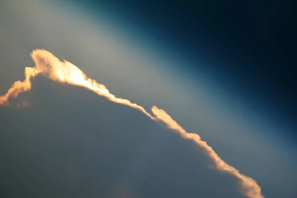 Blauwe Oranje Hemel Met Een Zachte Wolk — Stockfoto