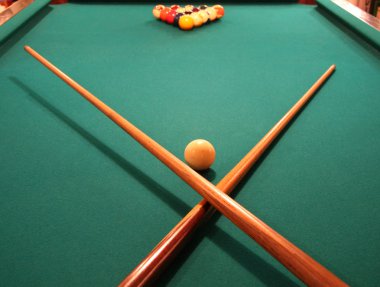 Bilardo masası Racked topları ile