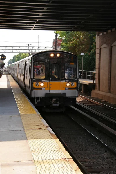 Tren de cercanías —  Fotos de Stock