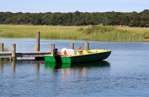 Motor boat during Summer day — Stock Photo, Image