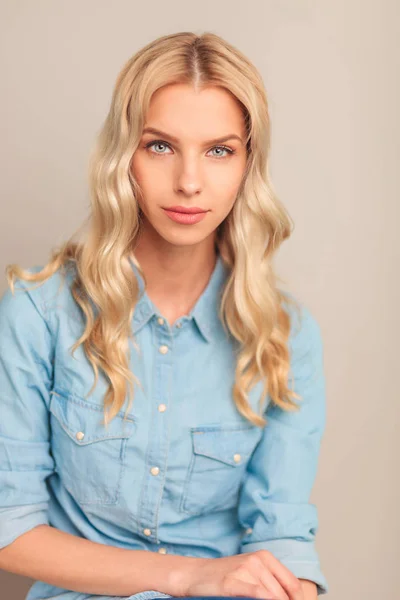 Portrait of a young blonde casual woman — Stock Photo, Image