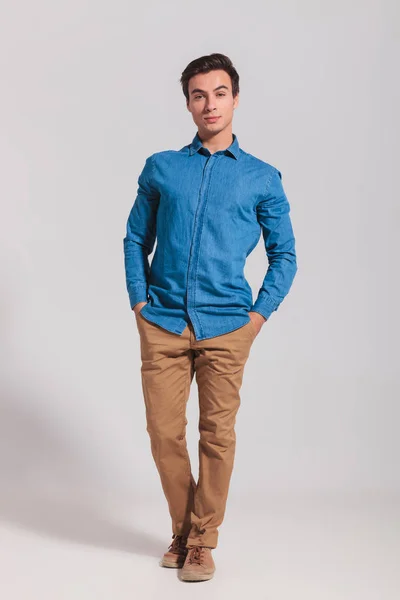 Full body picture of a casual man standing — Stock Photo, Image