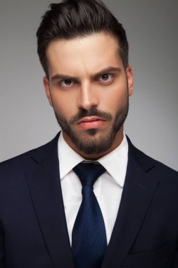 kızgın genç iş adamı l