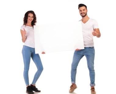 mutlu çift büyük billboard sık ve ok işareti 