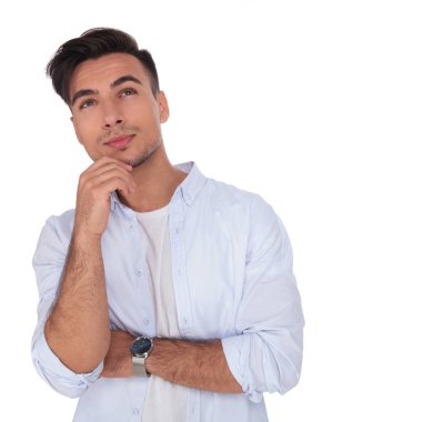 Genç dalgın casual adam arıyor