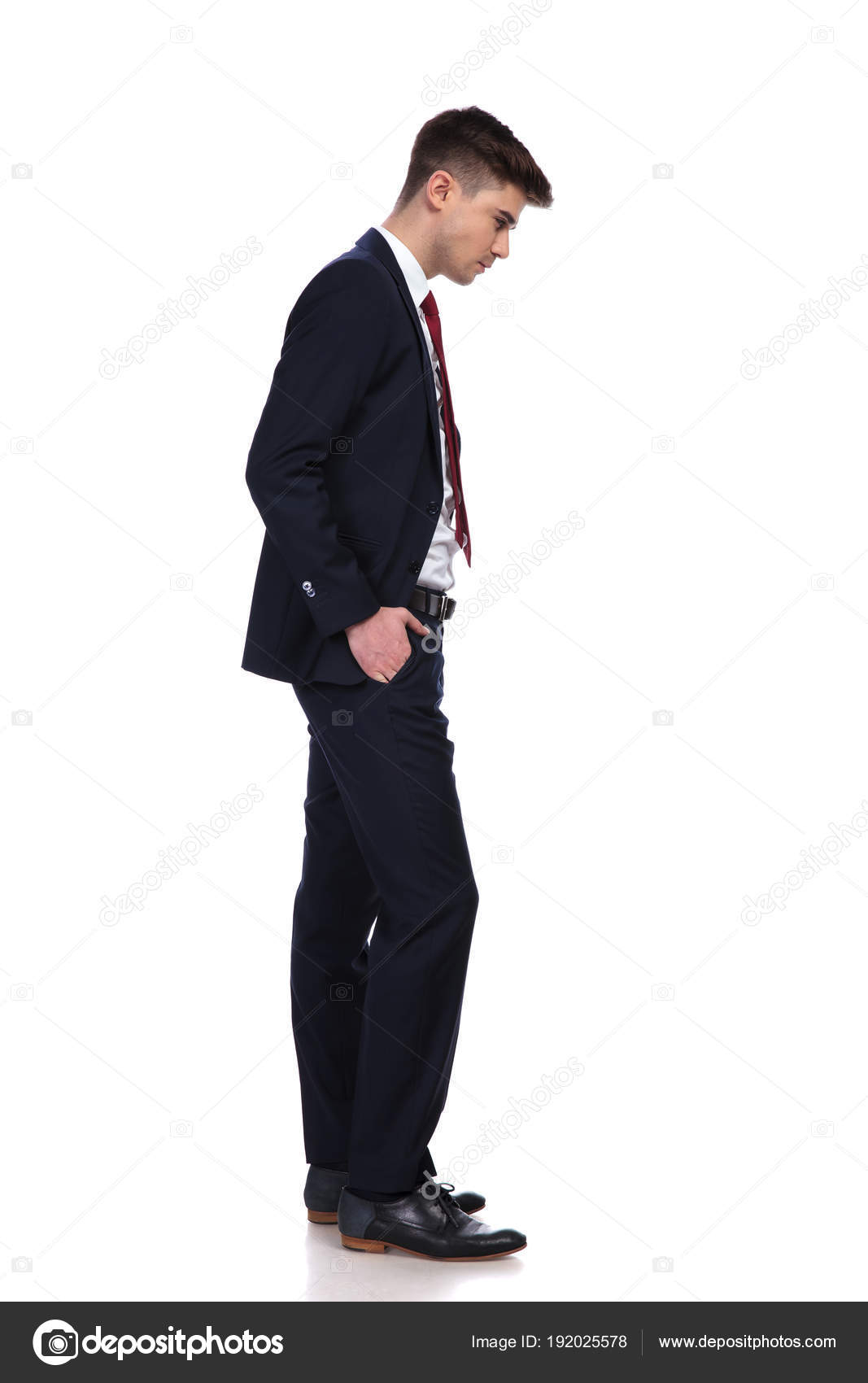 depositphotos_192025578-stock-photo-side-view-of-businessman-looking.jpg