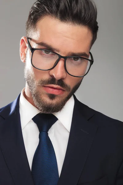 Portrait of surprised businessman with eyeglasses — Stock Photo, Image