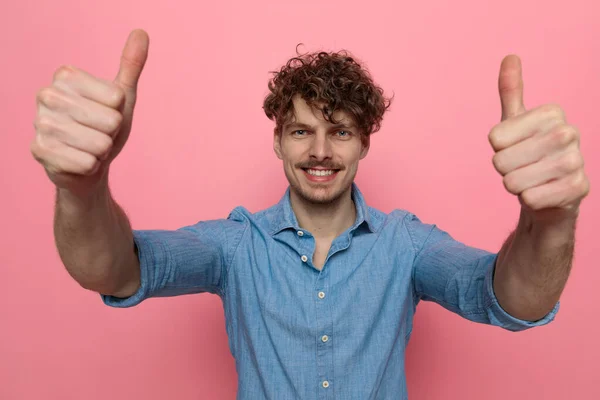 Enthusiastic Casual Young Model Making Thumbs Sign Smiling Standing Pink — Stock Photo, Image