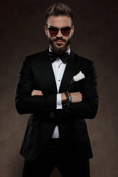 Tough Fashion Groom Holding His Hands Crossed While Wearing Suit — Stock Photo, Image