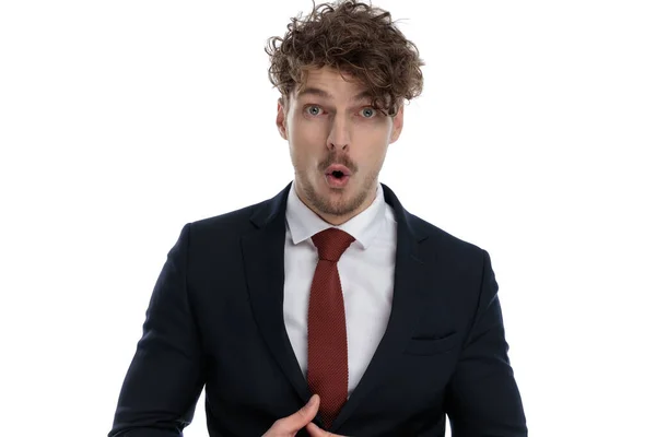 Surprised Businessman Gasping While Wearing Suit Standing White Studio Background — Stock Photo, Image