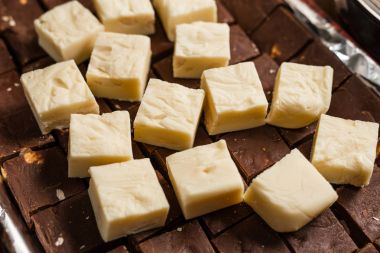 siyah ve beyaz çikolata