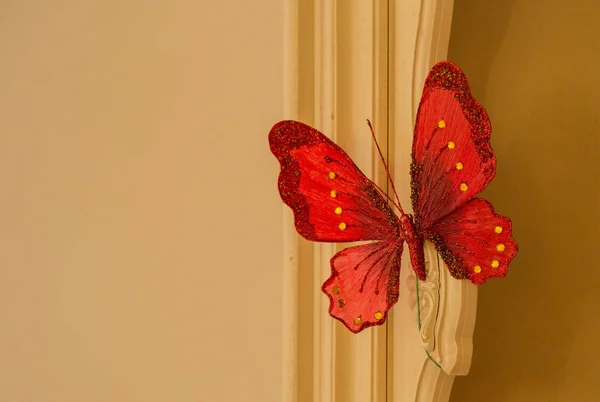 Czerwony Motyl dekoracyjny z bliska — Zdjęcie stockowe