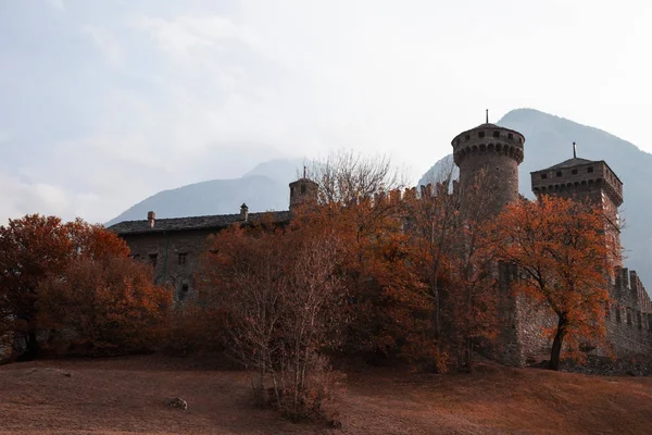 Vista Entre Ramos Castelo Fenis Val Aosta Italia Outono Fotografias De Stock Royalty-Free