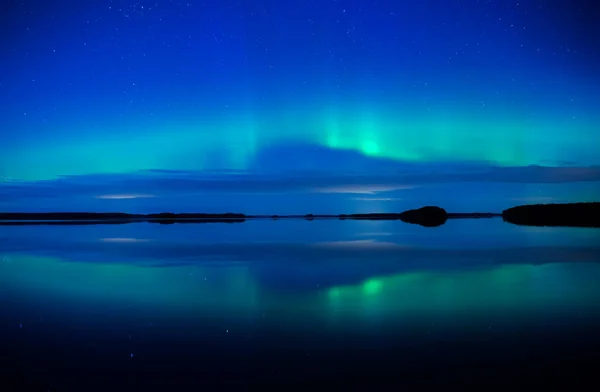 Güzel kuzey ışıkları — Stok fotoğraf