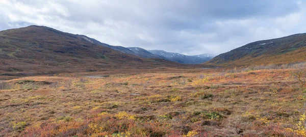 Mountain in autumn — Stock Photo, Image