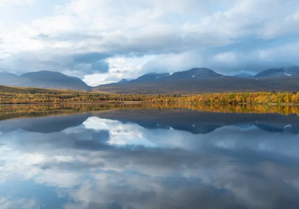 Mountain in autumn — Stock Photo, Image