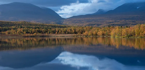 Mountain in autumn — Stock Photo, Image