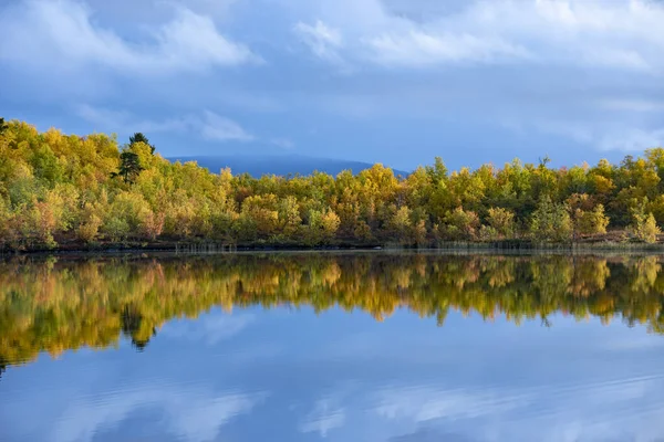 Dağda sonbahar — Stok fotoğraf