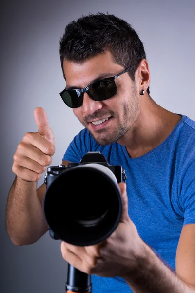 Retrato de um fotógrafo profissional — Fotografia de Stock