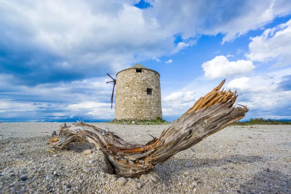 Alte Windmühle ai gyra beach, lefkada — Stockfoto
