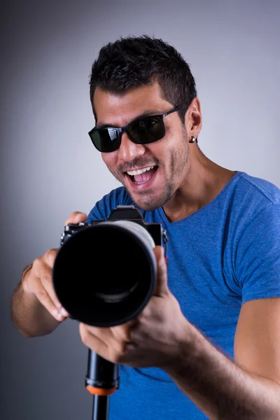 Retrato de un fotógrafo profesional — Foto de Stock