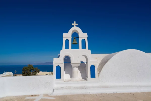 Eglise d'Oia sur l'île de Santorin — Photo