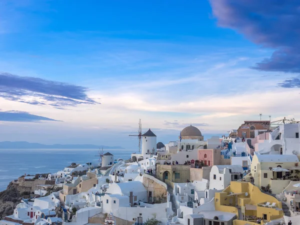 Oia village at sunset, Santorini island — Stock Photo, Image