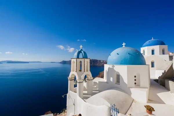 Die kirche von oia in santorini — Stockfoto