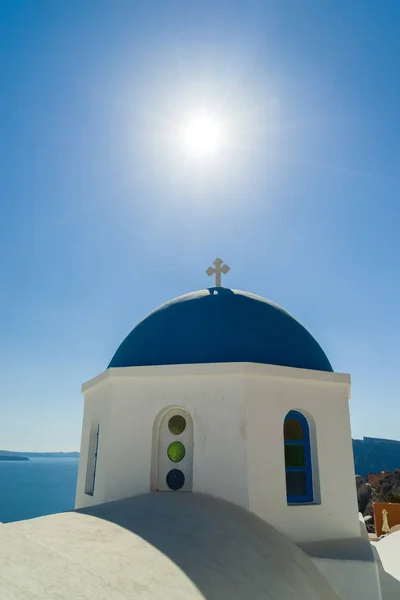 Die kirche von oia in santorini — Stockfoto