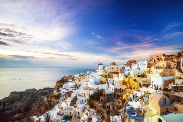 Cityscape of Oia, traditional greek village of Santorini — Stock Photo, Image