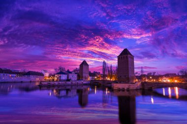 Strasbourg, ortaçağ köprüsü Ponts Couverts