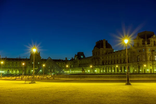 Louvre Paříž Francie — Stock fotografie