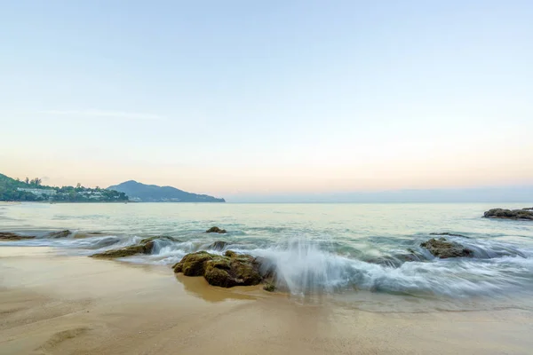 Surin beach na wyspie phuket — Zdjęcie stockowe